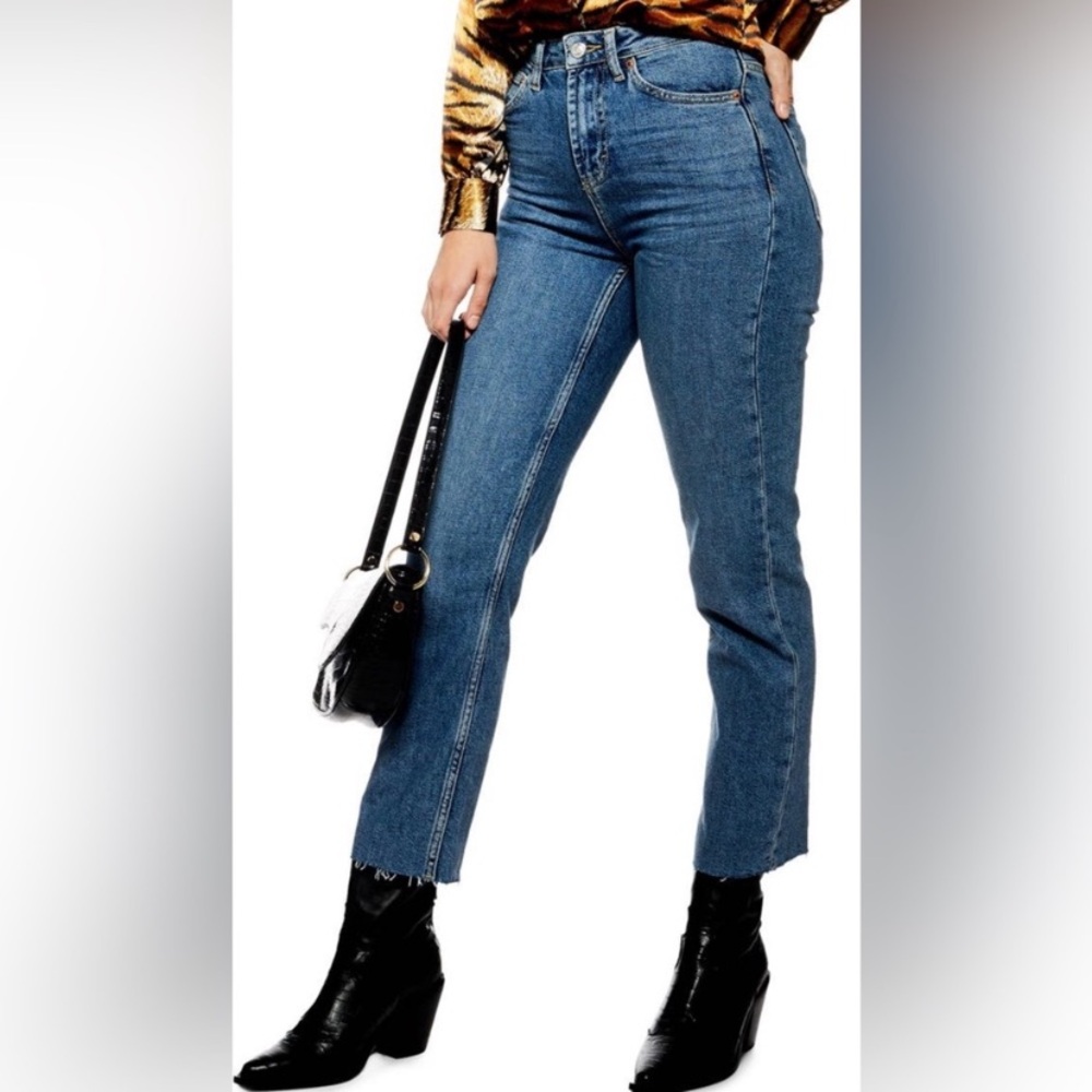 Topshop Straight Fit Full length Jeans. Size 26. Dark Denim. High waisted. Cute!